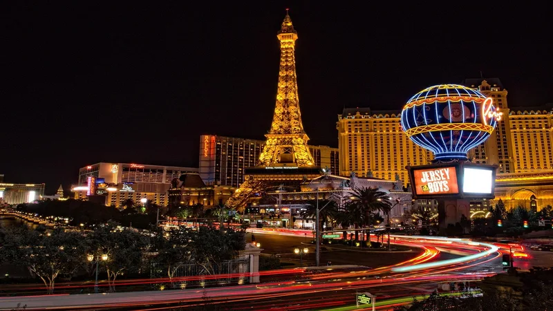 VZ99 cá cược official: Hướng Dẫn Cách Chơi Xóc Đĩa - Casino Trực Tuyến Uy Tín | las vegas,  eiffel tower,  buildings,  architecture,  illuminated,  city lights,  motion blur,  long exposure,  casino,  city,  cityscape,  downtown,  night,  gambling,  hotel,  usa,  night photography,  las vegas,  las vegas,  las vegas,  las vegas,  las vegas,  casino,  casino,  hotel